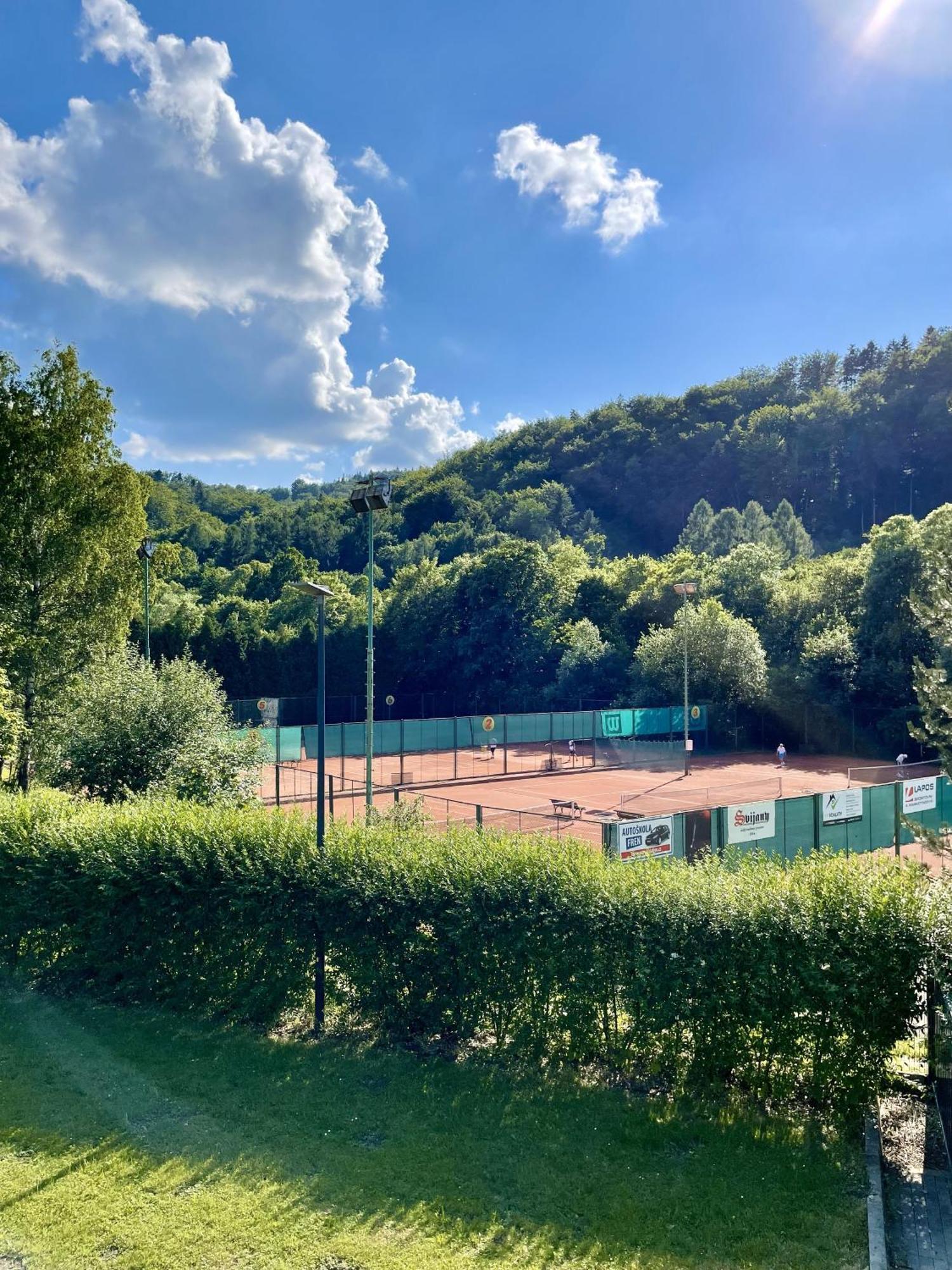 Hotel Bartos Frenštát pod Radhoštěm Екстериор снимка